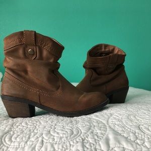 Girls Brown Cherokee Booties Size 3
